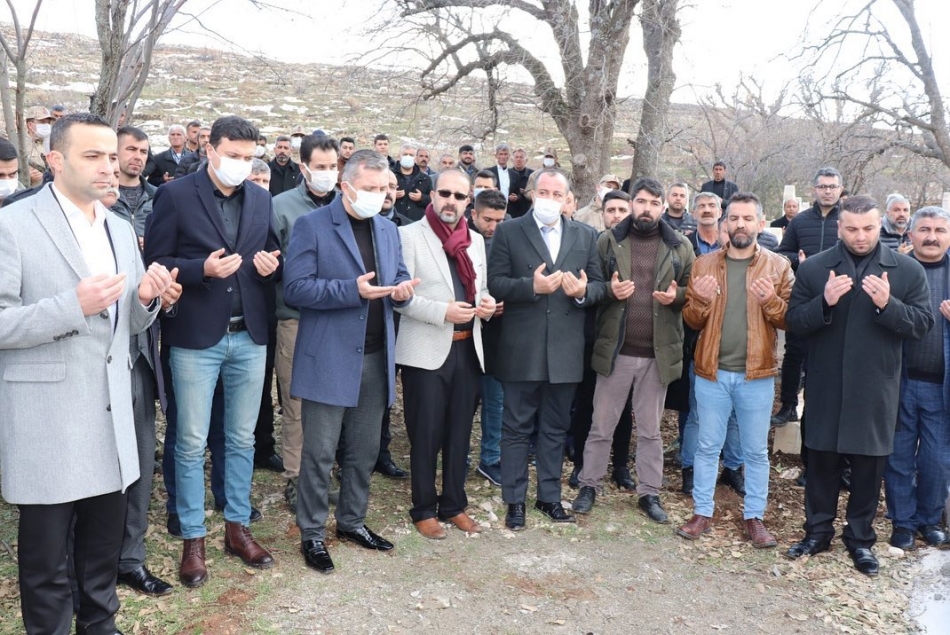 2022/02/1644167306_pkk-nin_efeler_katliami_kurbani_7-si_cocuk_10_koylu_kabirleri_basinda_anildi_-8.jpg