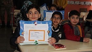 Midyat'ta öğrencilerin yarıyıl tatili ve karne sevinci 