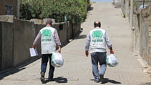 Midyat Umut Kervanından yüzlerce yetim çocuğa bayramlık elbise 