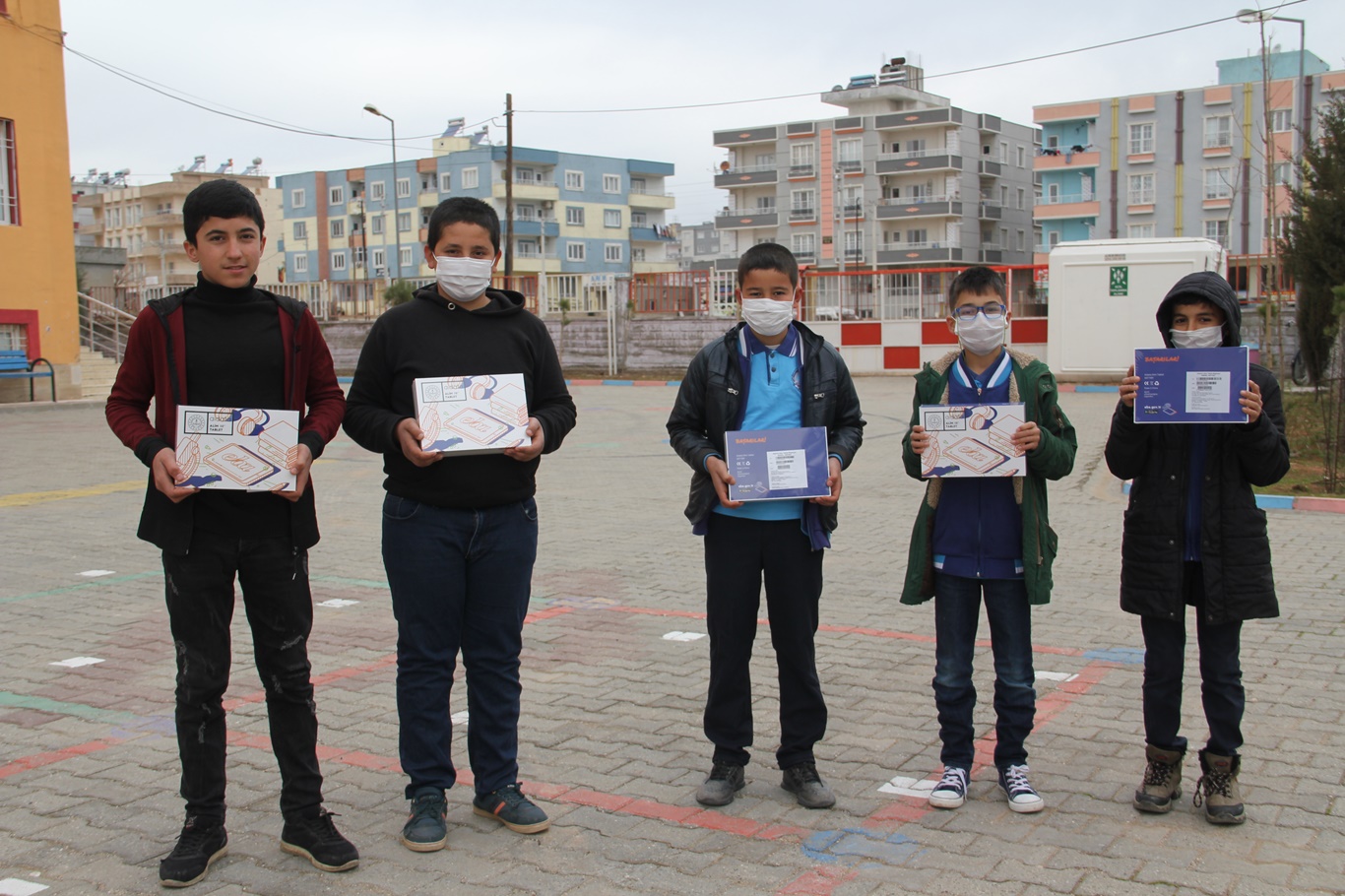 Midyat'ta öğrencilere 2 bin 291 adet tablet dağıtımı yapıldı