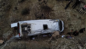 Öğrenci servisi şarampole yuvarlandı: 2 ölü 22 yaralı