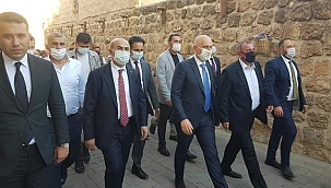 Bakan Karaismailoğlu, Midyat'ta çeşitli ziyaretlerde bulundu