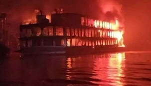 Bangladeş'te feribot yangını: 30 ölü