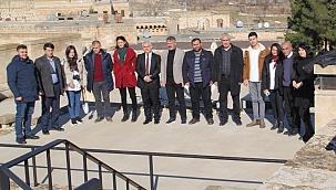 KASR-I NEHROZ OTEL GAZETECİLERİ AĞIRLADI