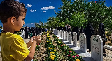 Susa şehidleri kabirleri başında yad edildi