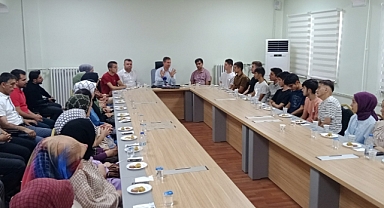 Altay, YKS tercihleri öncesi üniversite adayı öğrencilerle bir araya geldi