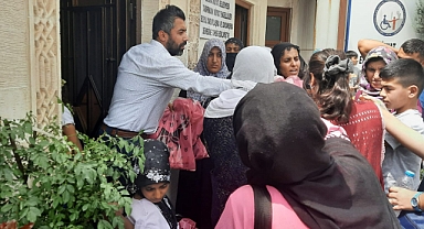 Engellilere bayram öncesi bayramlık kıyafet yardımı 