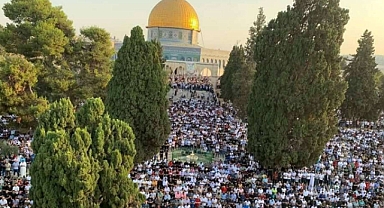 Mescid-i Aksa'da 150 bini aşkın Müslüman bayram namazı kıldı 