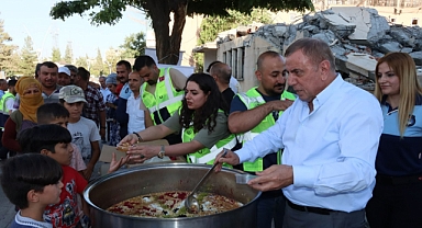 Midyat Belediyesinden aşure dağıtımı