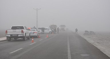 Yoğun sis kazaya sebep oldu: 1 ölü, 4 yaralı