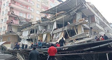 Deprem nedeniyle 164 bin 321 bina yıkık ve ağır hasarlı