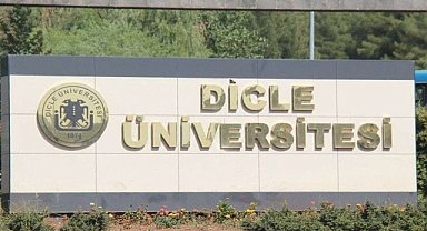 Depremde hasar gören Dicle Üniversitesi rektörlük binası boşaltıldı