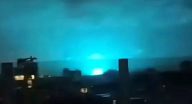 Depremde ışık patlaması neden olur?