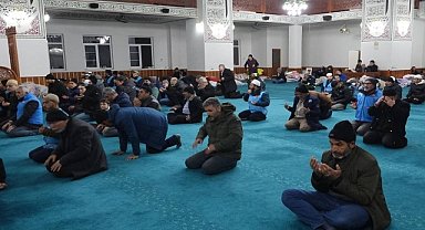 Depremin yıktığı Adıyaman'da Miraç Kandili programı düzenlendi