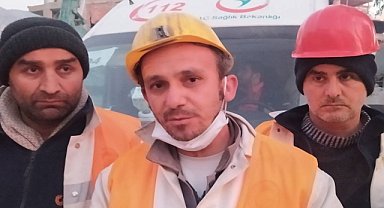 Enkazda kadını sağ çıkaran ekip o anları anlattı