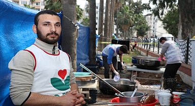 İslami STK gönüllüleri: Allah rızası için elimizden gelen her şeyi yapmaya çalışıyoruz