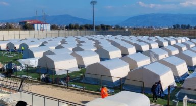 Osmaniye'de çadır kentte yangın