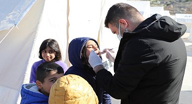 Şanlıurfa'da depremzedelere ağız ve diş taraması yapıldı
