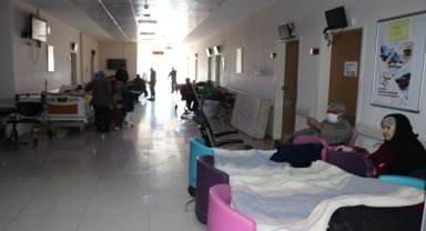 Yaşlı çiftin deprem anındaki vefası duygulandırdı