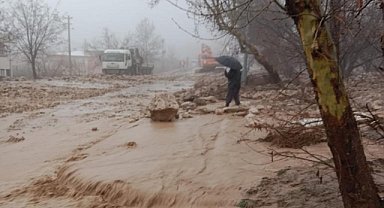 Adıyaman'da konteyner sele kapıldı: Bir ölü 4 kayıp
