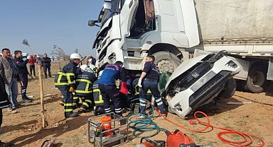 Mardin'de trafik kazası: 2 ölü, 1 ağır yaralı