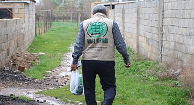 Umut Kervanı Mardin, Ortaköy'de muhtaç ailelere et dağıtımında bulundu 