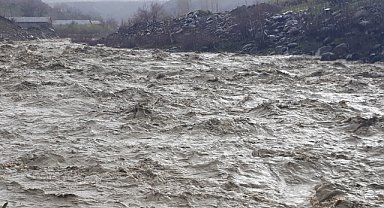 Bingöl'de sağanak yağış etkili oldu