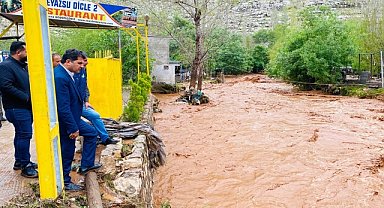Beyazsu'da su taşkını sele döndü onlarca tesis sular altına kaldı