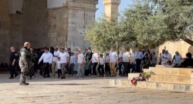 Siyonistler Mescid-i Aksa baskınlarını sürdürüyor