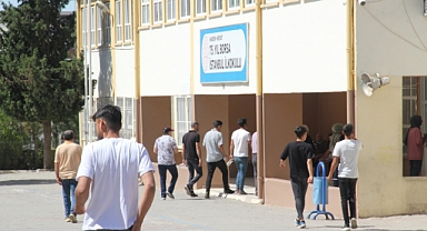 Midyat'ta 8 bin öğrenci Üniversite hayalleri için YKS’de ter döktü