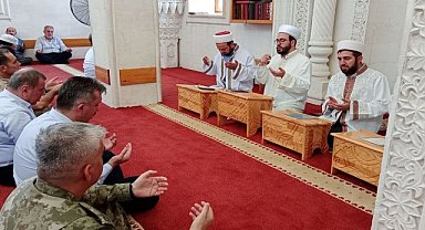 Midyat'ta 15 Temmuz'un yıldönümünde üç dilde Mevlid okutuldu