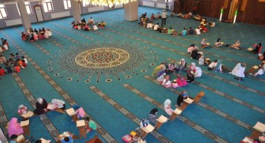 Kur'an kurslarında yeni dönem başladı: Çocuk, genç, yetişkin, engelli demeden haydi camiye