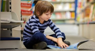 Tatilde de çocuğunuzun uyku saati ve ekran süresindeki sınırlar korunmalı