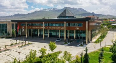 Van Büyükşehir Belediyesi'ne kayyum atandı