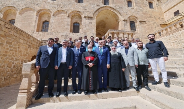 Bakan Işıkhan Mardin'de bir dizi ziyaret gerçekleştirdi