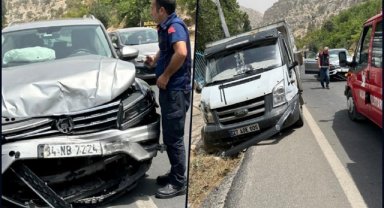 Mardin'de iki araç çarpıştı: 3'ü çocuk 6 kişi yaralandı