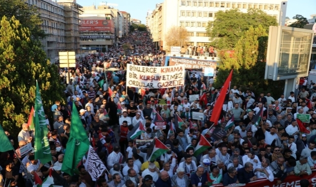 Gazze için Meclis'e on binler yürüyüşe geçti