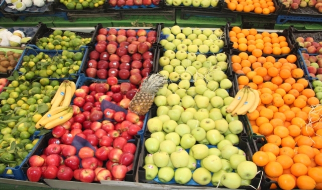 Tezgâhlarda yerini alan kış meyvelerine yoğun talep 