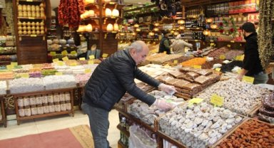 Kuruyemiş fiyatları cep yakıyor: Alışverişler gramla yapılıyor
