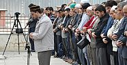 Gulam Azam için gıyabi cenaze namazı kılındı