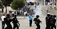 İsrail askerleri Mescid-i Aksa'ya saldırdı